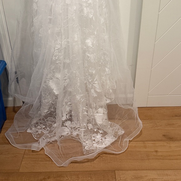 Mgiacy Wedding Dress stunning - Picture 7 of 8